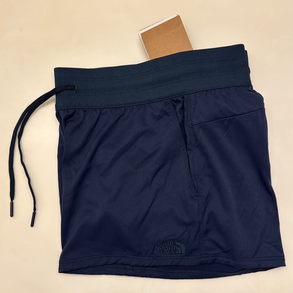 The North Face Women’s Shorts - Picture 2 of 10